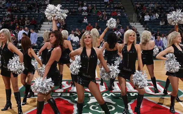 WNBA 傳聞：火花隊(duì)喬丹·加拿大在核心指定后希望簽換交易