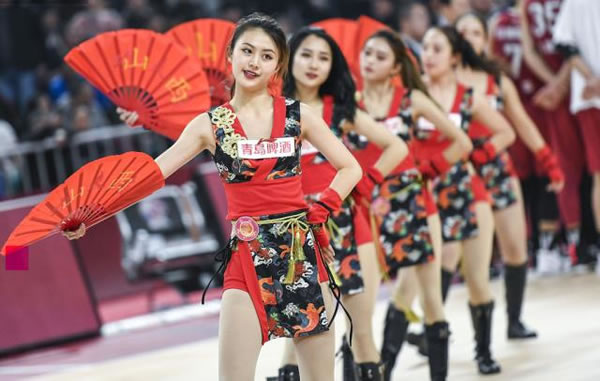 2戰(zhàn)轟53分！廣東大牌外援自我正名：杜鋒新賽季要靠他打關(guān)鍵球